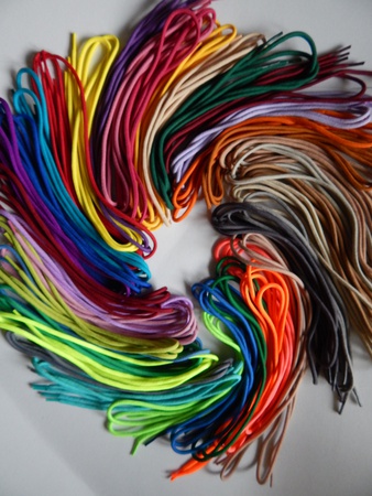 Шнурки разных длин и плетений
