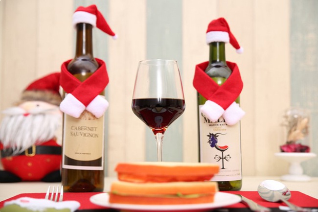 Çatal bıçak takımı &quot;Noel Baba kostümü&quot; servis etmek için set