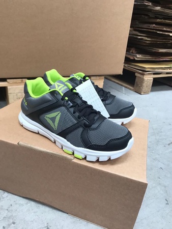 Wholesale Sportswear  clearence(Nike, Puma, Adidas, Asics and other brands)