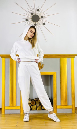 Женский спортивный костюм