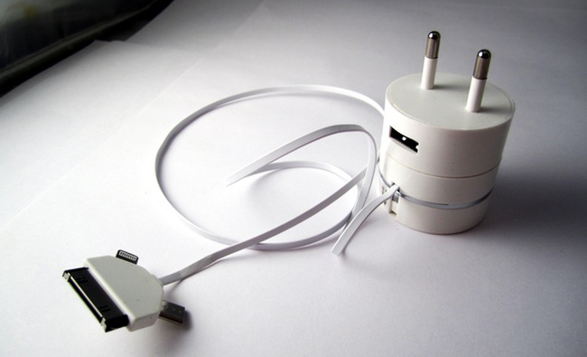 Soketli USB adaptörü