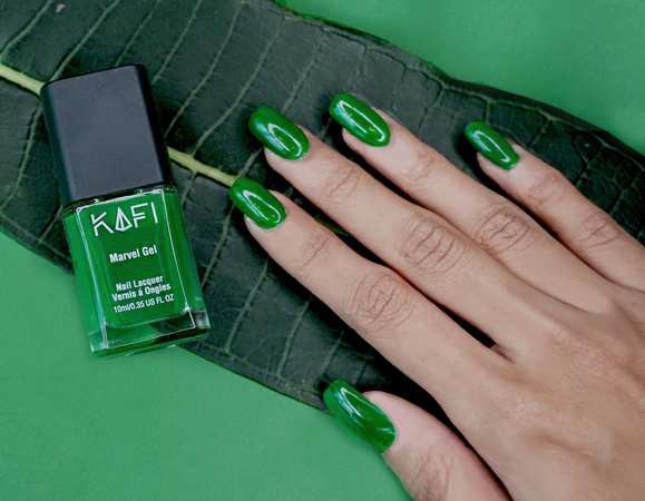 Лак для ногтей Marvel Gel Finish - Удивительное волшебство - 0,35 US FL OZ - Коллекция лаков для длительного ношения