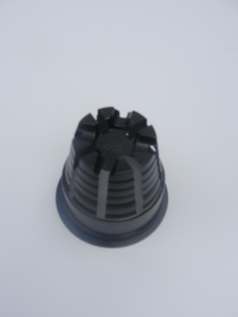 色拉线的穿孔玻璃