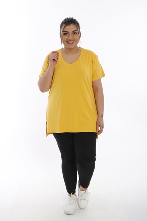 Футболка большого размера с V-образным вырезом и разрезом - горчица (1)
