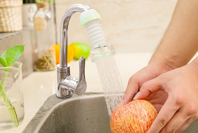 Kitchen faucet nozzle water saving flexible