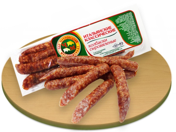 &quot;İtalyan klasiği&quot; ile / içinde sosisler