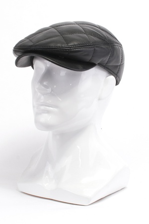 Кепка из кожи 010501