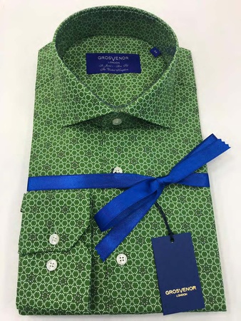 Erkeklerin gömlekleri