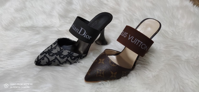 Женская обувь