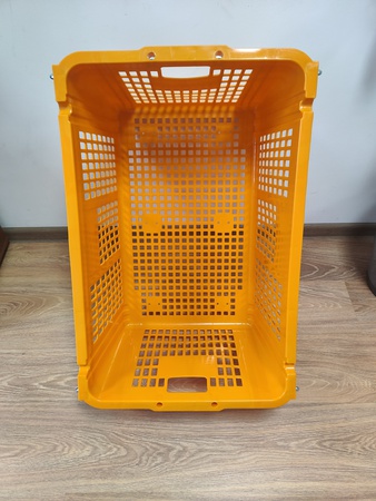 Sepet 79-83 l., gıdaya uygun, güçlendirilmiş delikli plastik