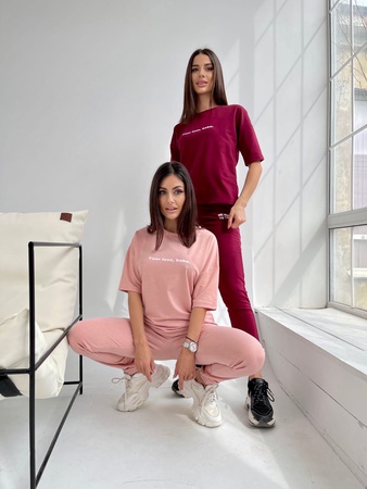 Женские костюмы