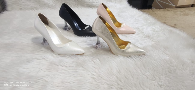 Женская обувь