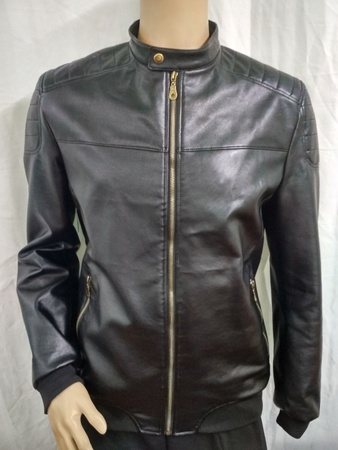 Deri yerine yapılmış ceket