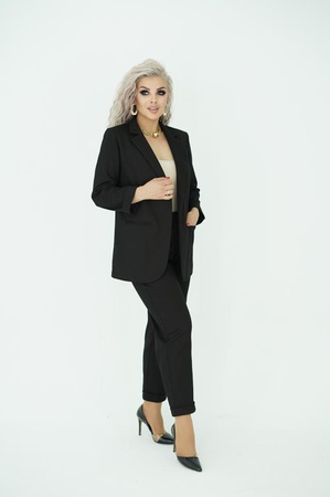 Брючные костюмы