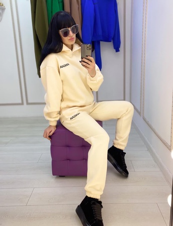 ثلاث قطع رياضية