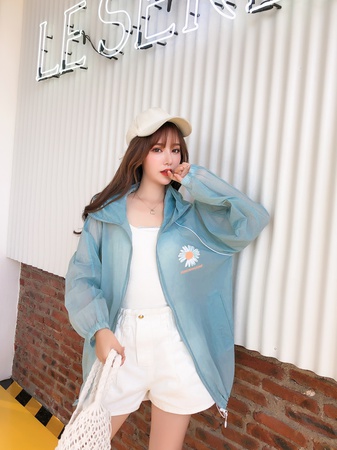 женская ветровка