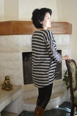 Üreticiden triko tunikler ve elbiseler (tümü stokta)