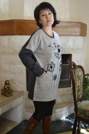 Üreticiden triko tunikler ve elbiseler (tümü stokta)