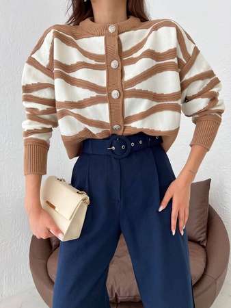 كارديجان نسائي. حجم واحد