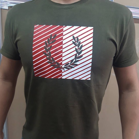 Damen- und Herren-T-Shirts, Sweatshirts, T-Shirts usw.