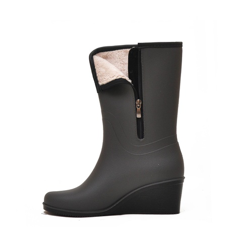 نوردمان بيلينا جزمة نسائية محصورة على خزان