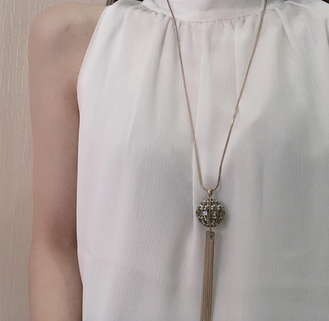 Колье с кулонами