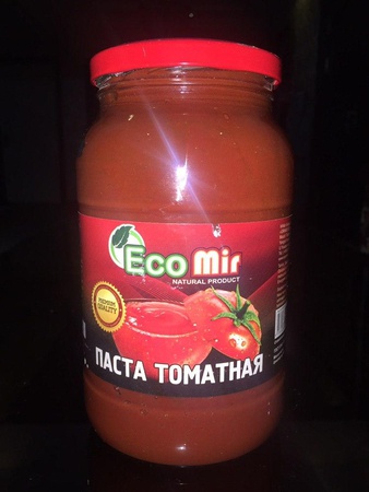 Mükemmel kalitede domates salçası. ticari olarak temin edilebilen 1.0l ve 0.43l kutular