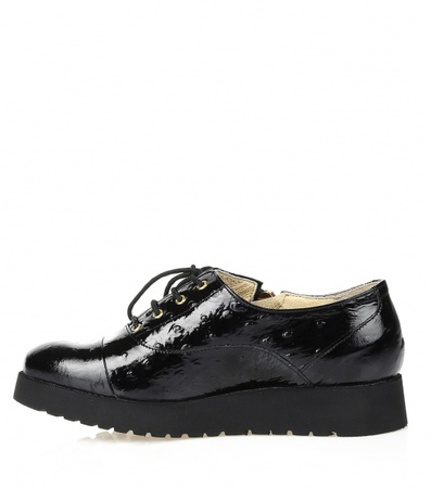 Черные лаковые ботинки под страуса n126