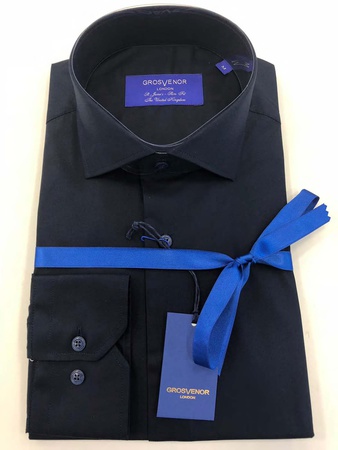 Erkeklerin gömlekleri