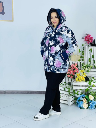 Лёгкие женские ветровки