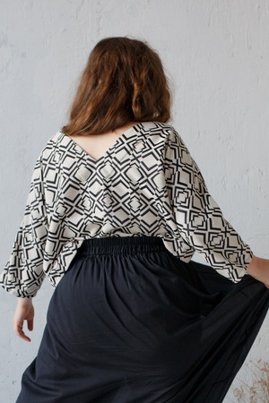 Кроп-Топ с геометрическим принтом