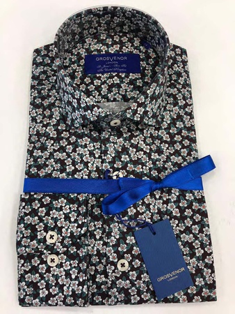 Erkeklerin gömlekleri