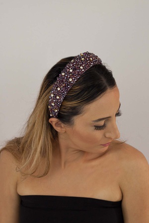 Бижутерия ручной работы из кристаллов и бархатной короны сиреневого цвета с блестящими камнями