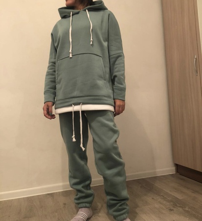 Спортивный костюм оверсайз.