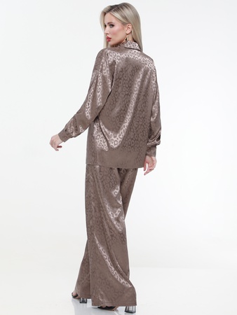 İki parçalı ipek takım elbise