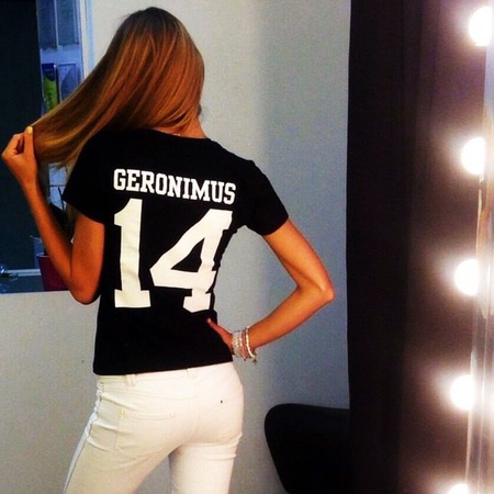 Женская именная футболка с номером