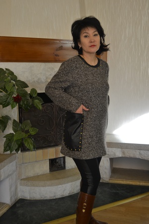 Üreticiden triko tunikler ve elbiseler (tümü stokta)