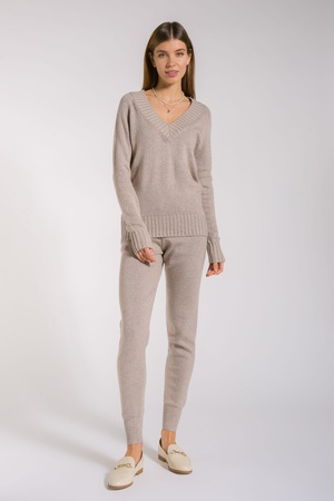 Брючный костюм из кашемира и шерсти в оттенке кофе с молоком