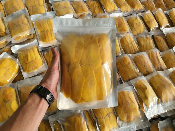 Kurutulmuş Mango. OLMISH fabrikalarından kurutulmuş meyveler