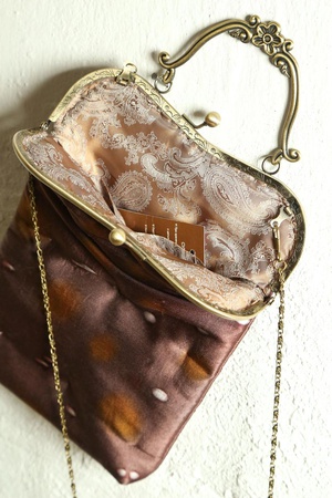 Сумка из натурального шелка ручной работы