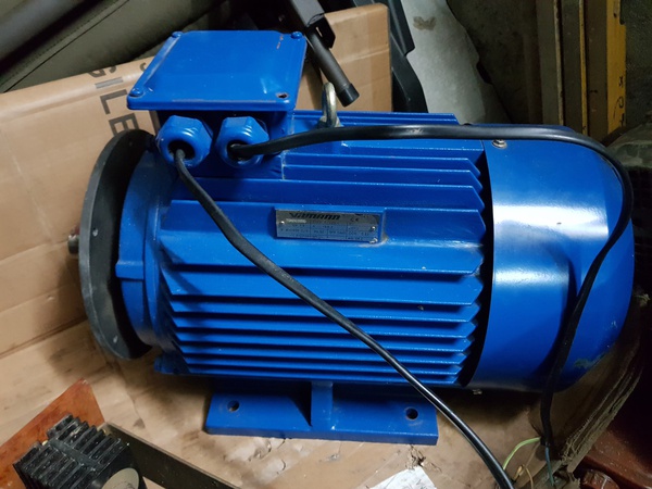 electric motor Vilmann Z132M-4 7.5 kW 1440 rpm 380/690 V