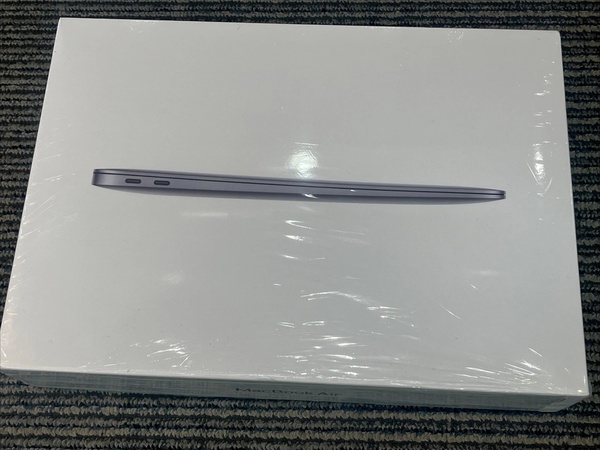Apple MacBook Air 13" M2/M3 256GB SSD 8GB RAM - Sealed New - Silver/Starlight