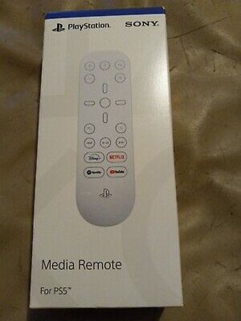 Новая Sony PlayStation 5 с двумя контроллерами и пультом PS5