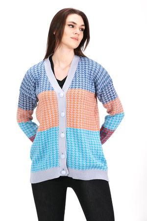 Красочный вязаный кардиган с узором "лом"