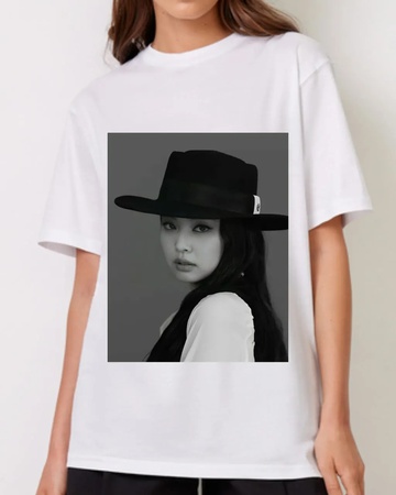 Футболки с принтами есть в белом в чёрном цвете ткань 100%хлопок качественная