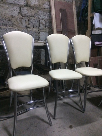 Sandalyeler köşeler tabureler