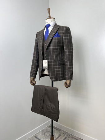 Классические костюмы