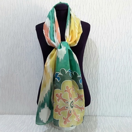 %100 Margilan ipeğinden kumaşlar, perdeler ve eşarplar