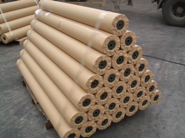 Рулон крафт-бумаги / рулон бумаги Cad / рулон первичной целлюлозы, пригодный для вторичной переработки и биоразлагаемый.