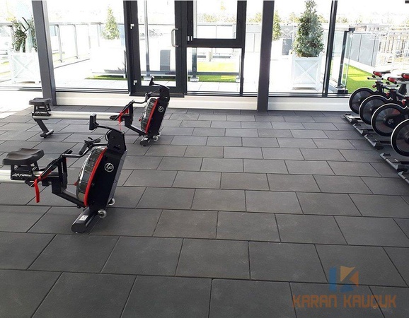 Spor salonları için kauçuk karolar